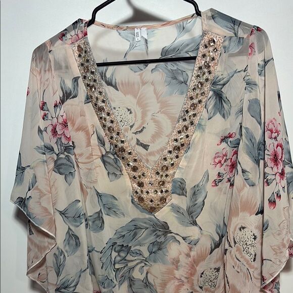 Studio Y Cream Flutter Sleeve Ruffled Blouse - Picture 2 of 7